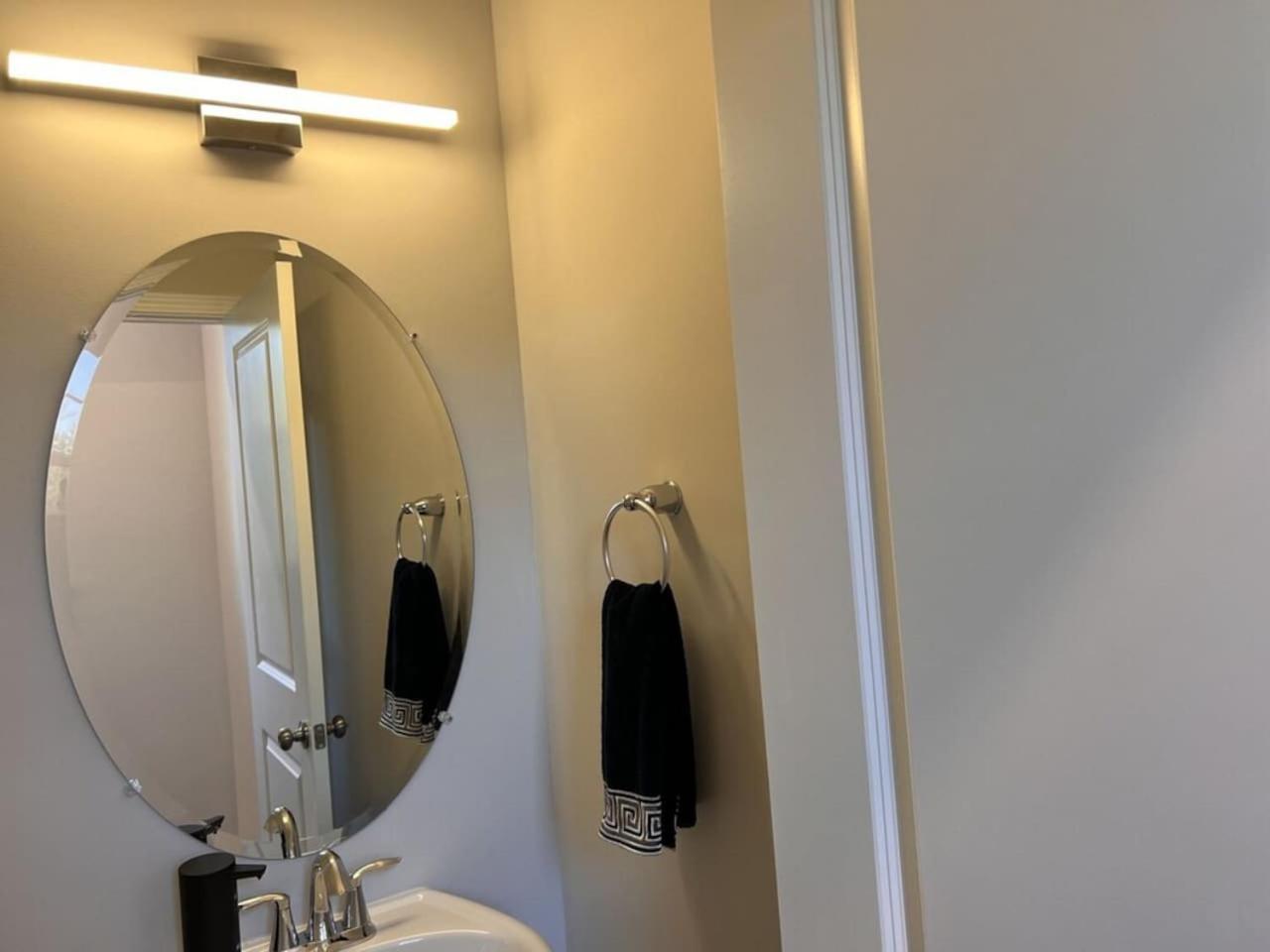 The Villas Buckingham 10 Mins To Rdu Airport Duke Downtown Durham Buitenkant foto