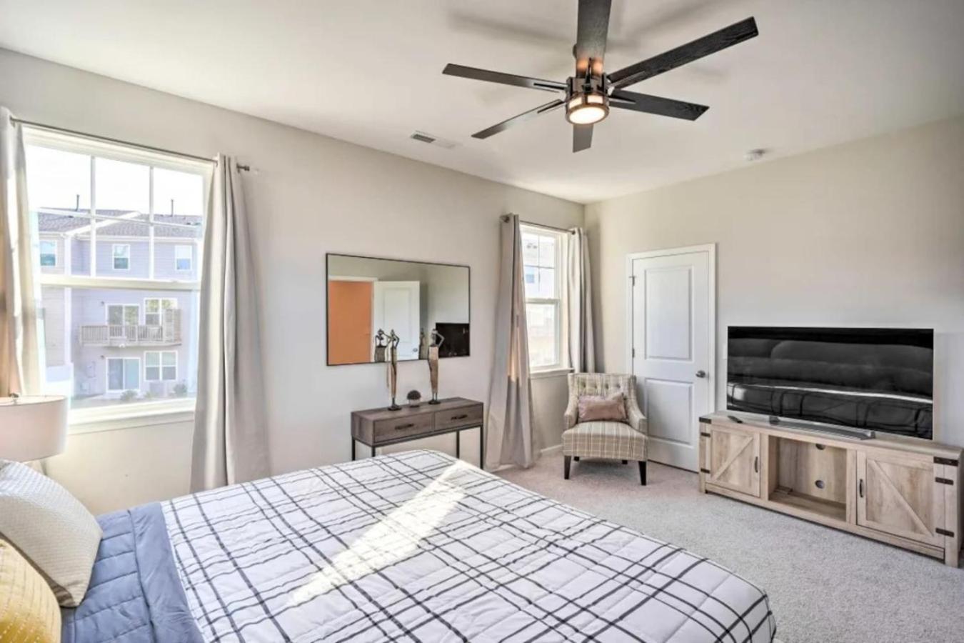 The Villas Buckingham 10 Mins To Rdu Airport Duke Downtown Durham Buitenkant foto